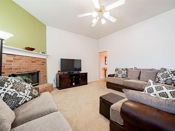 3rd image of 1543 Kensington Pl