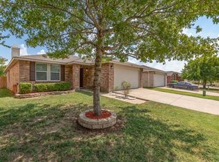 513 Riverflat Dr, Fort Worth, TX 76179
