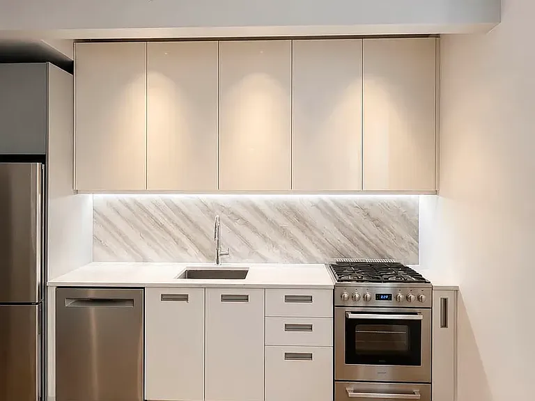 69 Ten Eyck St #1B — Photo 3