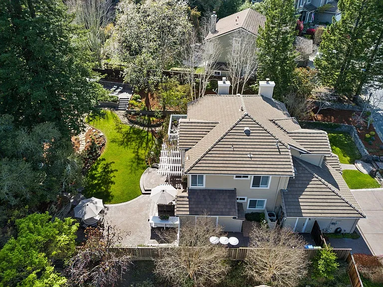 448 Silverwood Dr — Photo 4