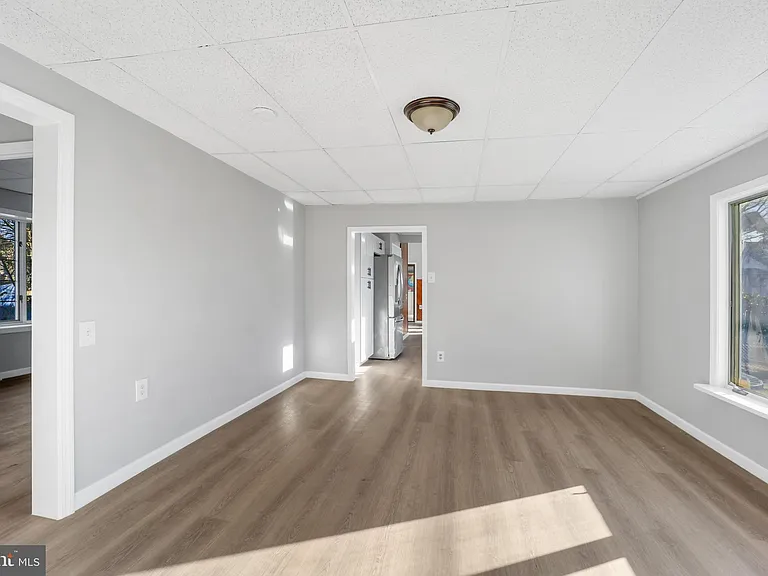101 Railroad Blvd — Photo 8
