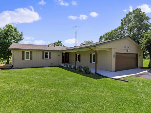 7335 McCurry Rd, Roscoe, IL 61073