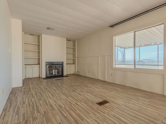 3rd image of 4735 S San Joaquin Ave