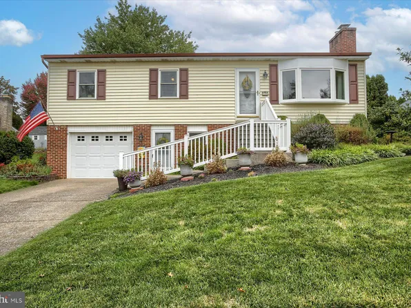 1106 Grandia Flora Dr, Mechanicsburg, PA 17055