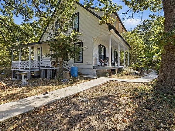 4th image of 407 Seven Springs Rd