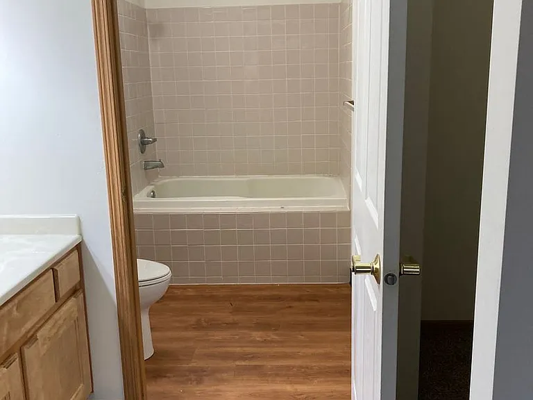 639-645 745 & W Scott 540 #761-44 — Photo 11