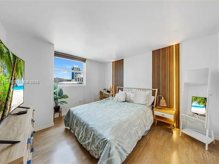 5880 Collins Ave #1007 — Photo 15