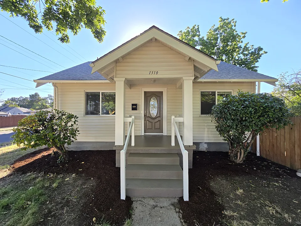 1310 14th St SE