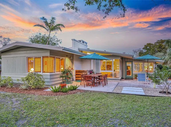 5221 Stevens Dr, Sarasota, FL 34234