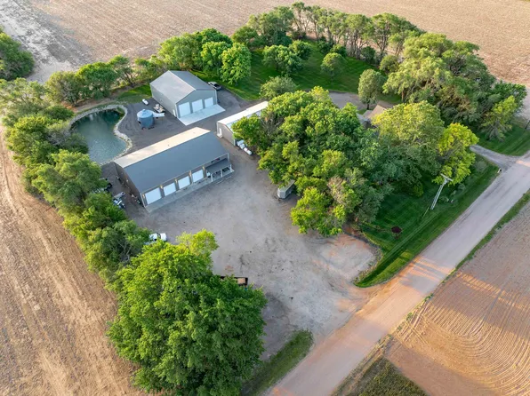 1810 S Kent Rd, Hutchinson, KS 67501