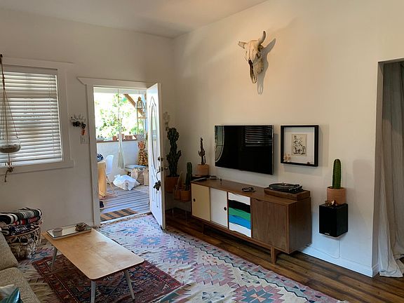 4th image of 2117 1/2 Branden St