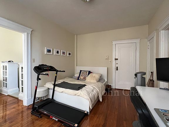4th image of 225 Kelton St APT 3