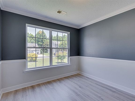 4th image of 253 Rivers Edge Dr