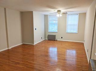 25-68 14th St #1, Astoria, NY 11102