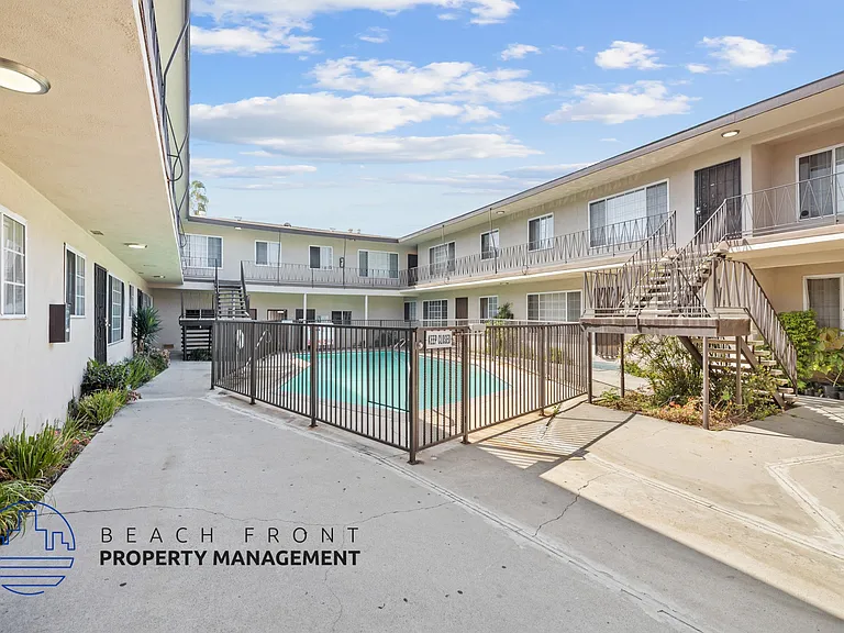 1822 W El Segundo Blvd — Photo 7