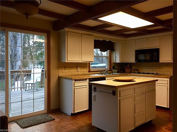 4th image of 6540 Applewood Blvd