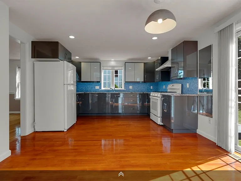 577 Winter St — Photo 20