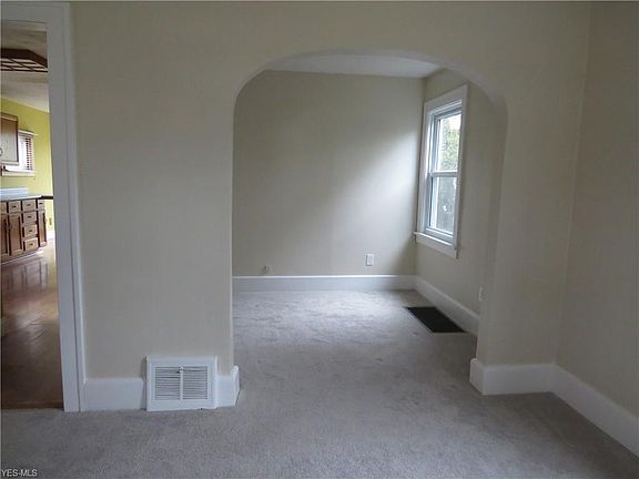 4th image of 414 Illinois Ave
