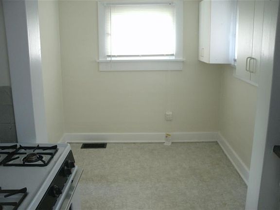 5th image of 106 Redwood Ave