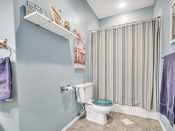 5th image of 635 S Surrey Ct