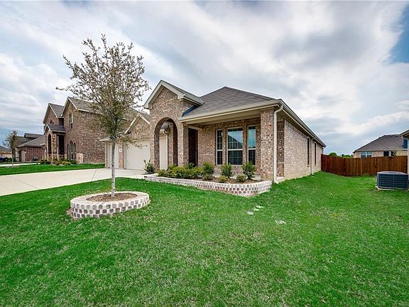 2nd image of 568 Northwood Dr