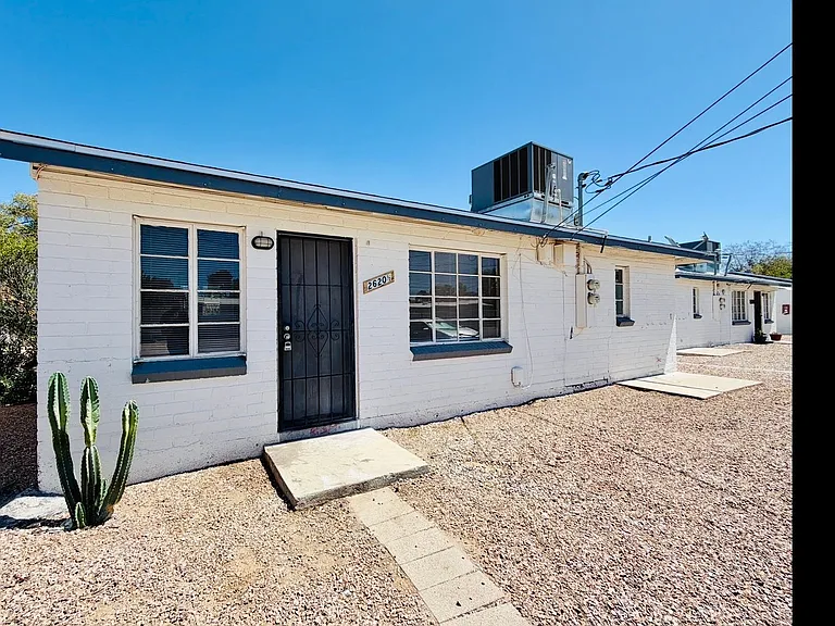 1 Bedroom Cottage Style Homes! — Photo 6