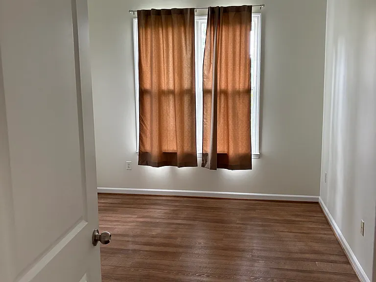 765 Walker Sq #4C — Photo 8