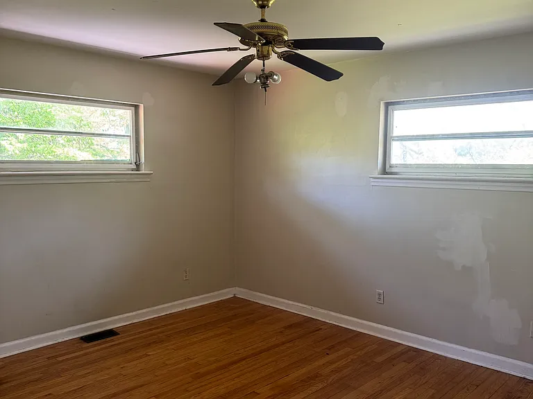 3321 Parker Ln — Photo 9