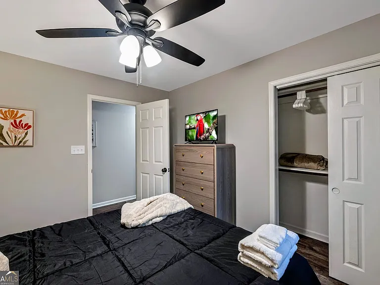 2660 Indian Lake Dr — Photo 22