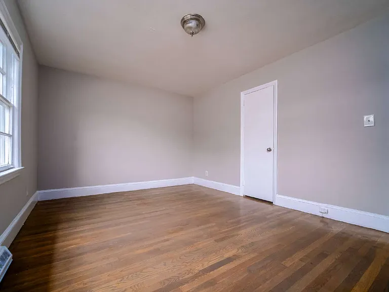 3453 Meredith Ave — Photo 11