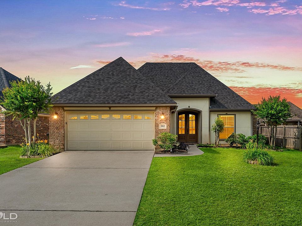 1st image of 202 Pearwood Cir