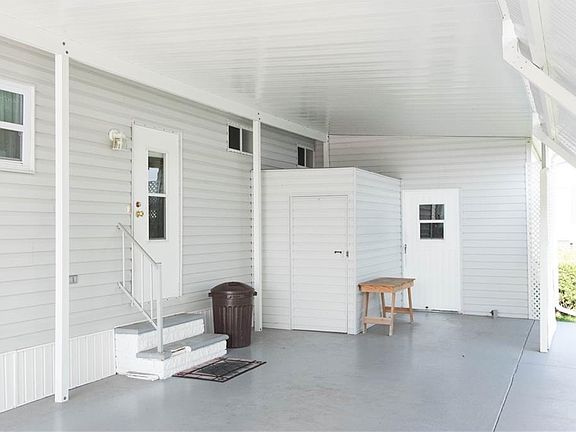 3rd image of 41 Concord Ln #8