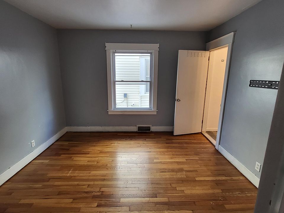 1st image of 43 Albert St Unit C