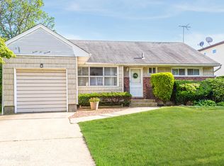 2670 Ray Pl, North Bellmore, NY 11710