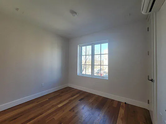 Rented by EXR | media 5