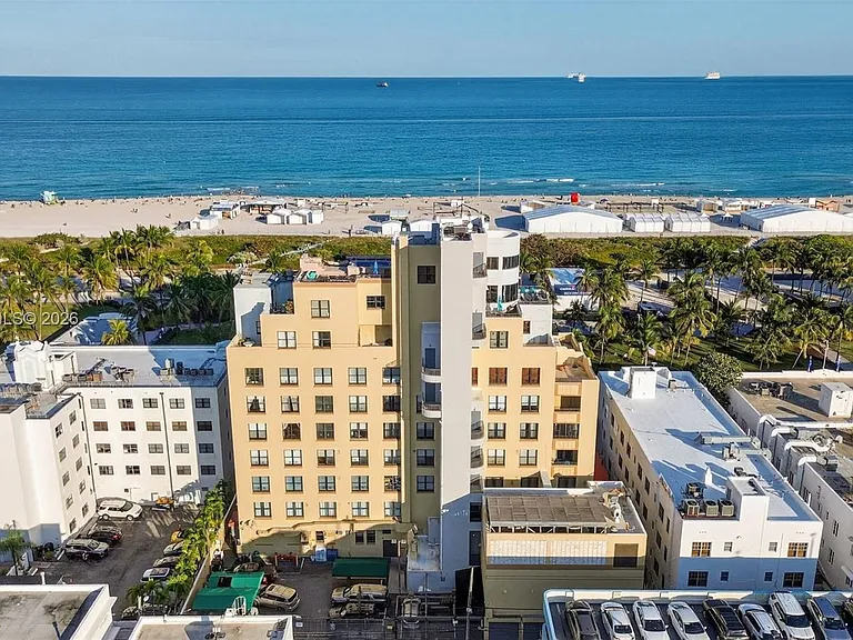1330 Ocean Dr #R7C — Photo 18
