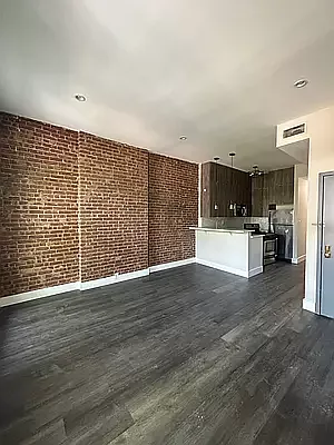 Rented by Dream Space Realty | media 22