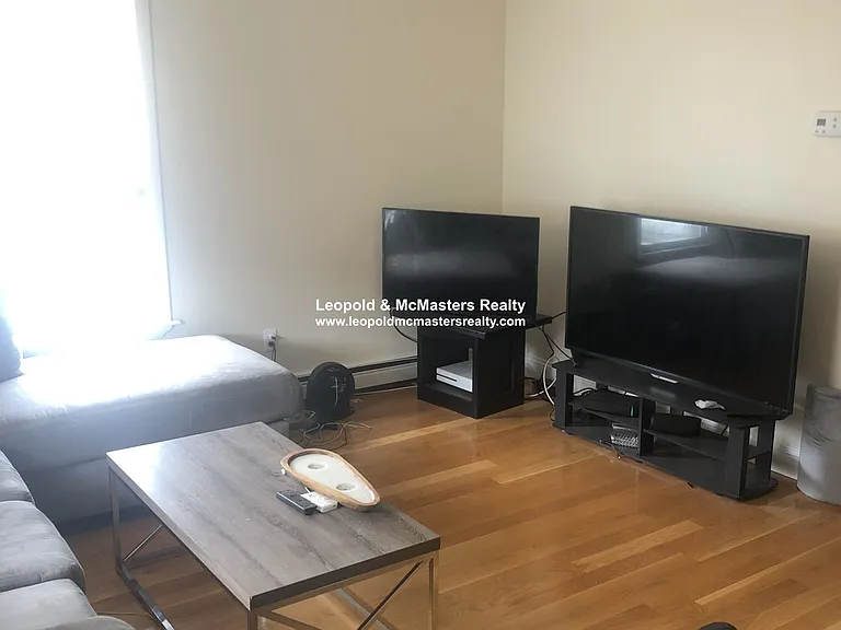 59 Waverly St #2 — Photo 17
