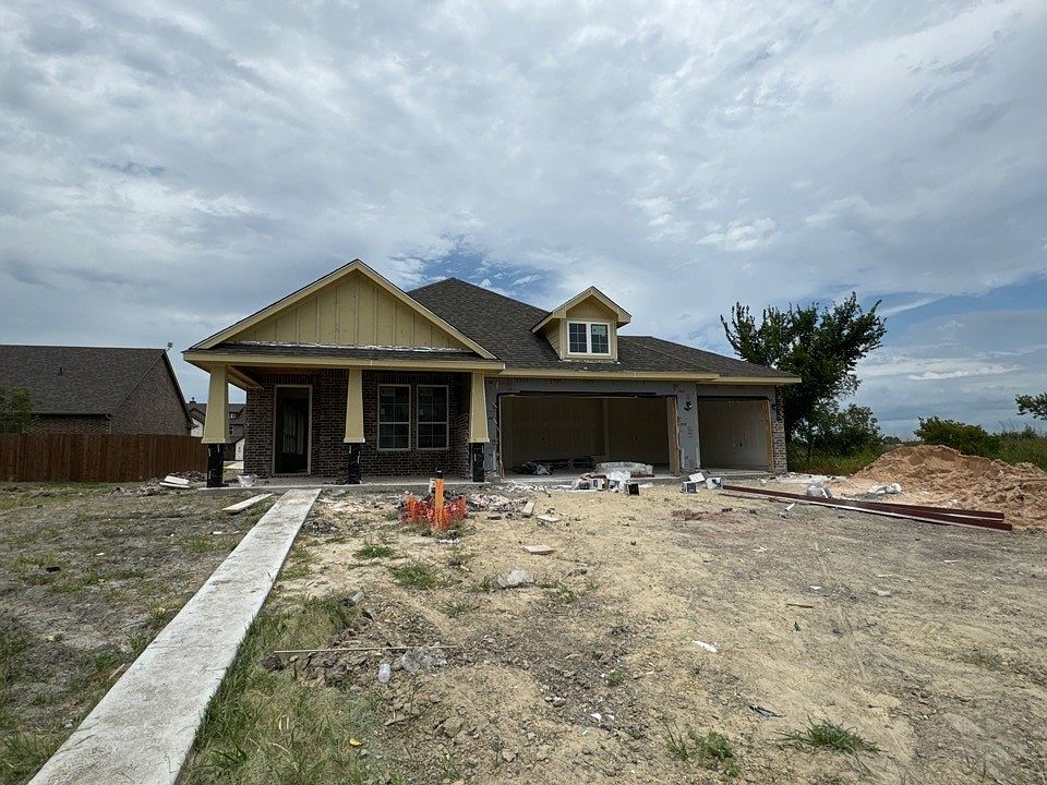 1st image of 213 Aero Vista Dr