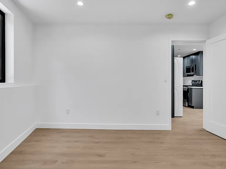 1119 N Avenue 56 — Photo 14