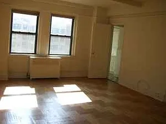 Rented by Siderow Residential Group