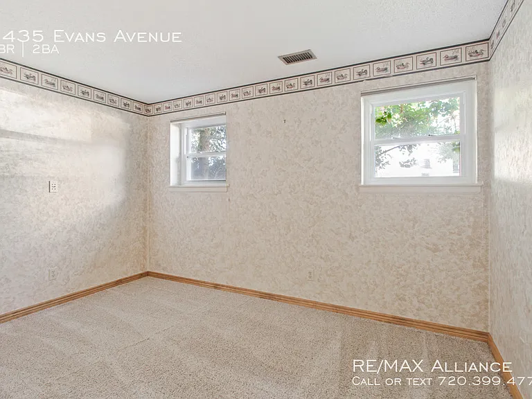 2435 Evans Ave — Photo 14