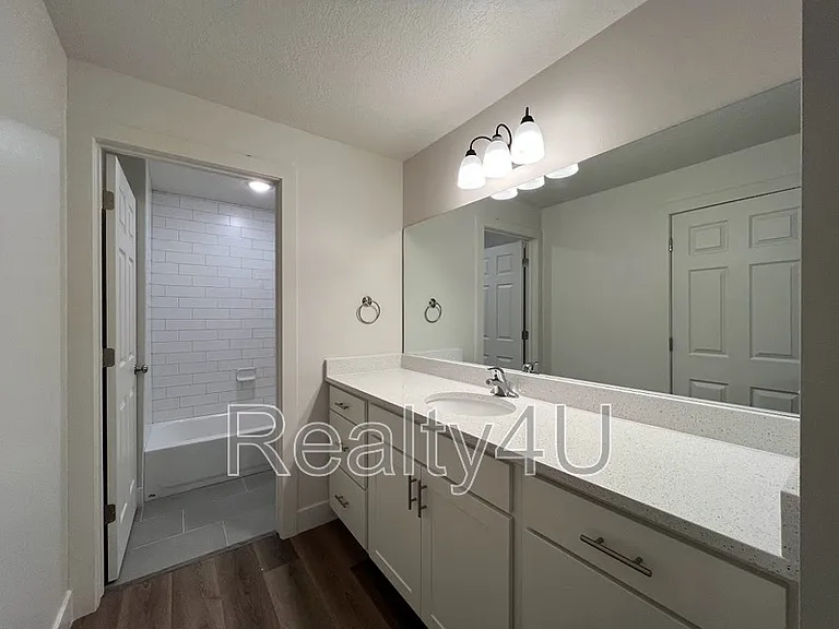 2244 N Canyon Rd — Photo 15