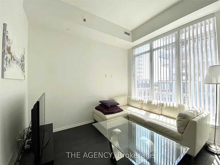 783 Bathurst St #718 — Photo 6