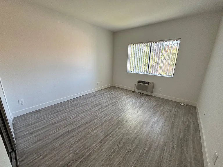 5245 Chesebro Rd — Photo 36