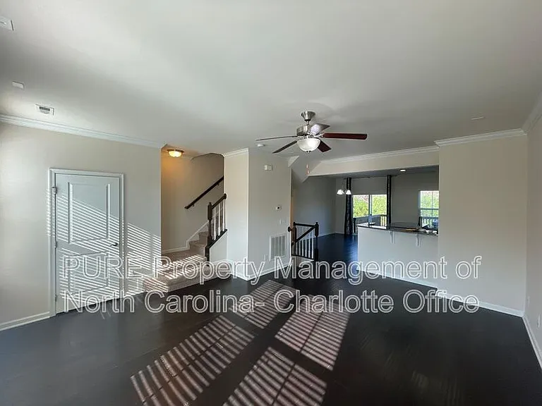 522 Pemberwich Pl — Photo 2