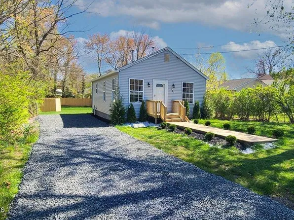 121 W 5th Street, Howell, NJ 07731