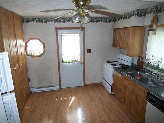 5th image of 279 Bigelow St