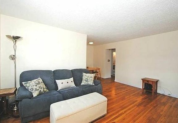 4th image of 13711 Jewel Ave