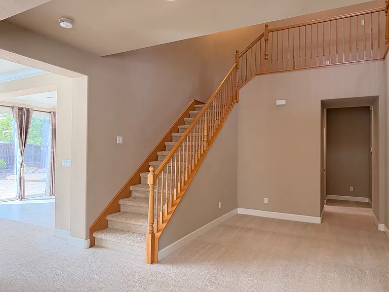 1143 Souza Way — Photo 3